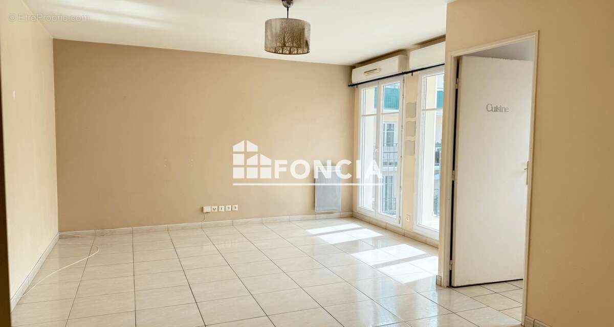 Appartement à BUSSY-SAINT-GEORGES