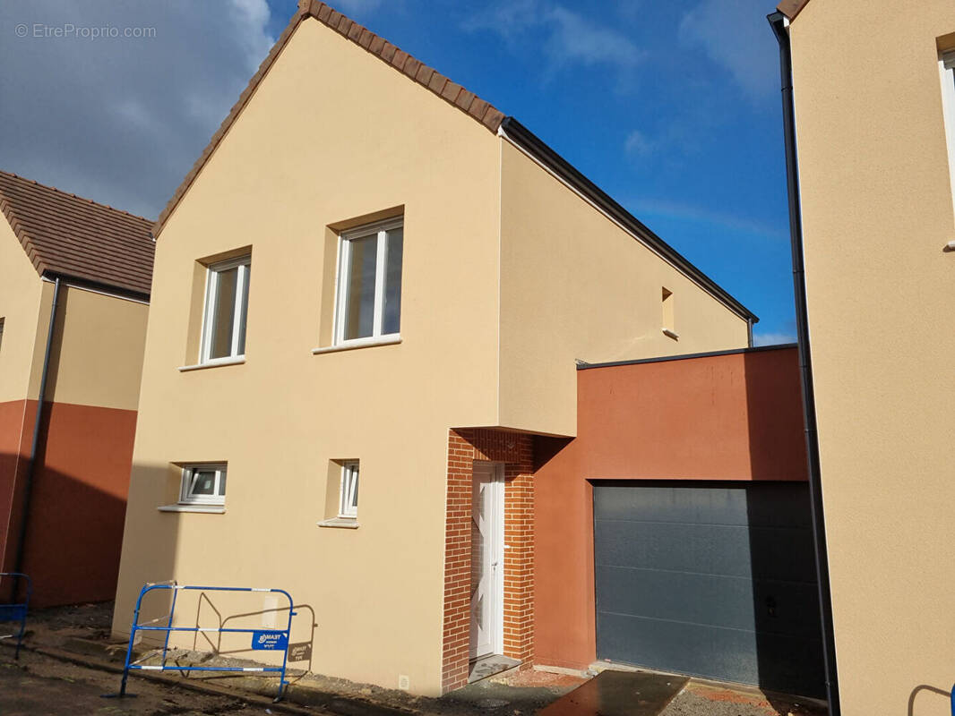 Maison à GRUCHET-LE-VALASSE