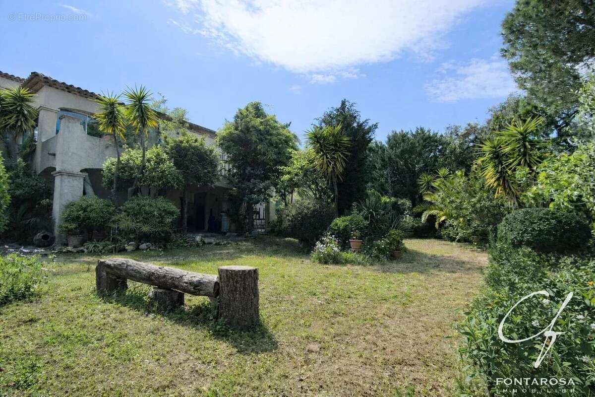 Maison à FREJUS