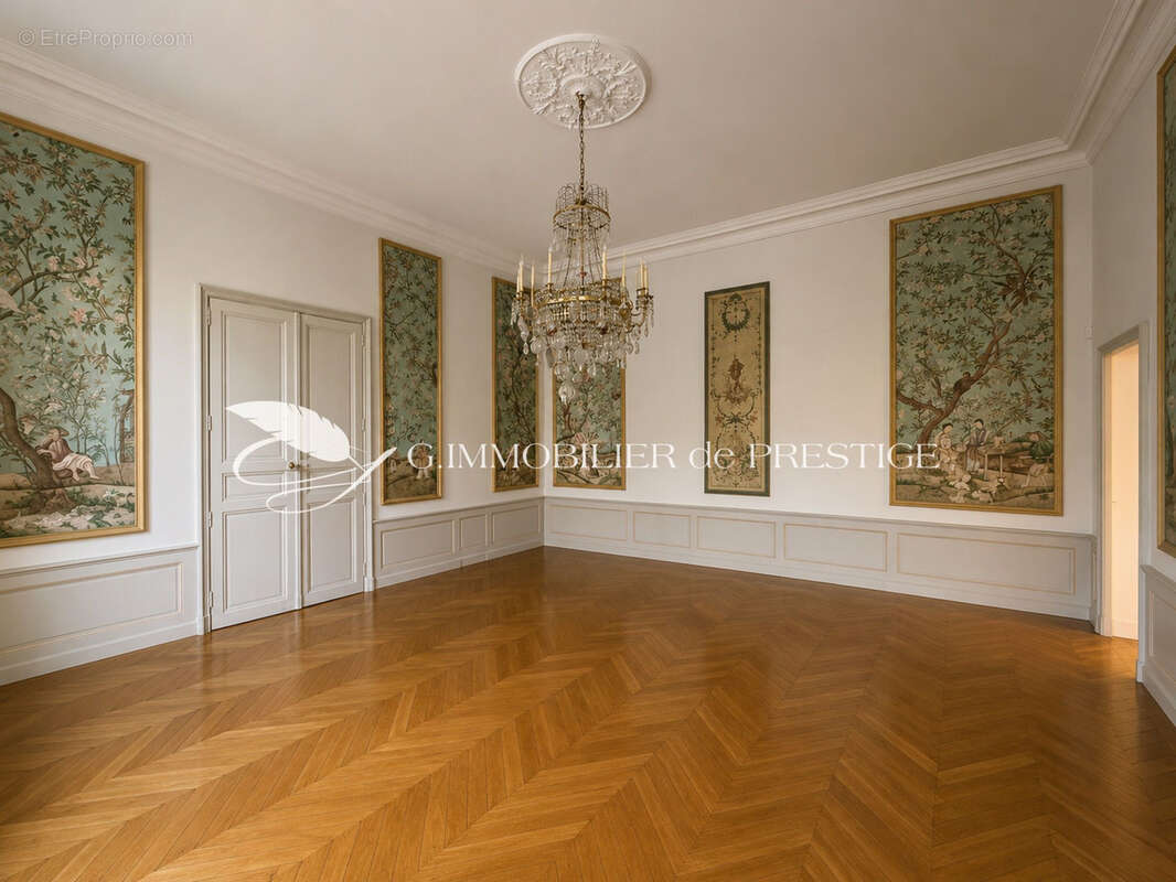 En exclusivité un hôtel particulier d'exception au cœur du patrimoine de Carpentras - photo 3