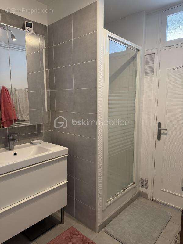 À VENDRE – Périgueux – Résidence au calme le long de la Voie Verte Appartement T4 de 78 m² – Terrasse + Garage – Proximité centr - photo 12