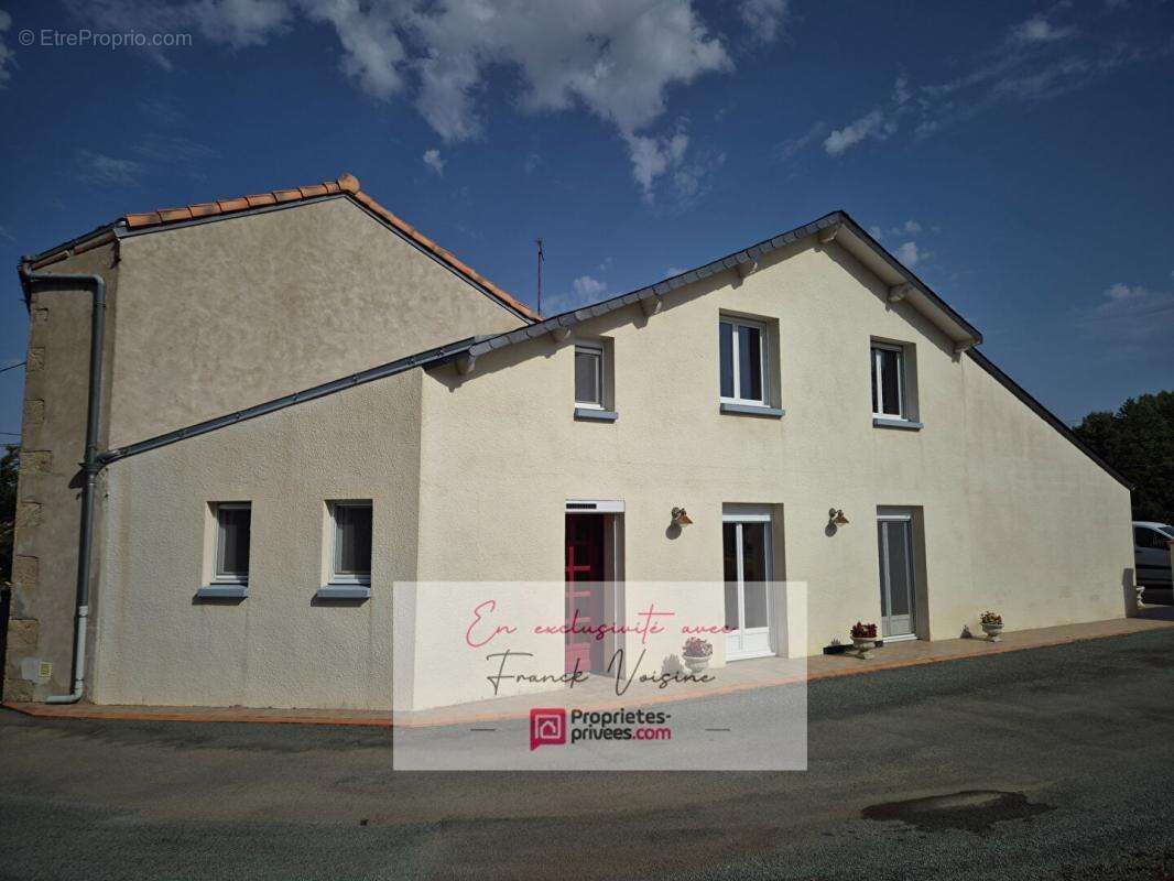 A VENDRE en Exclusivité à Saint Paul en Pareds, maison de 127 m2 avec 3 chambres et plusieurs dépendances sur plusieurs parcelle - photo 4