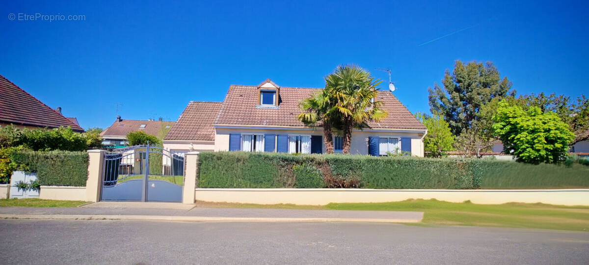 Maison à COURTRY