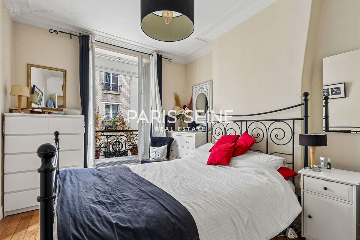 Appartement à PARIS-7E
