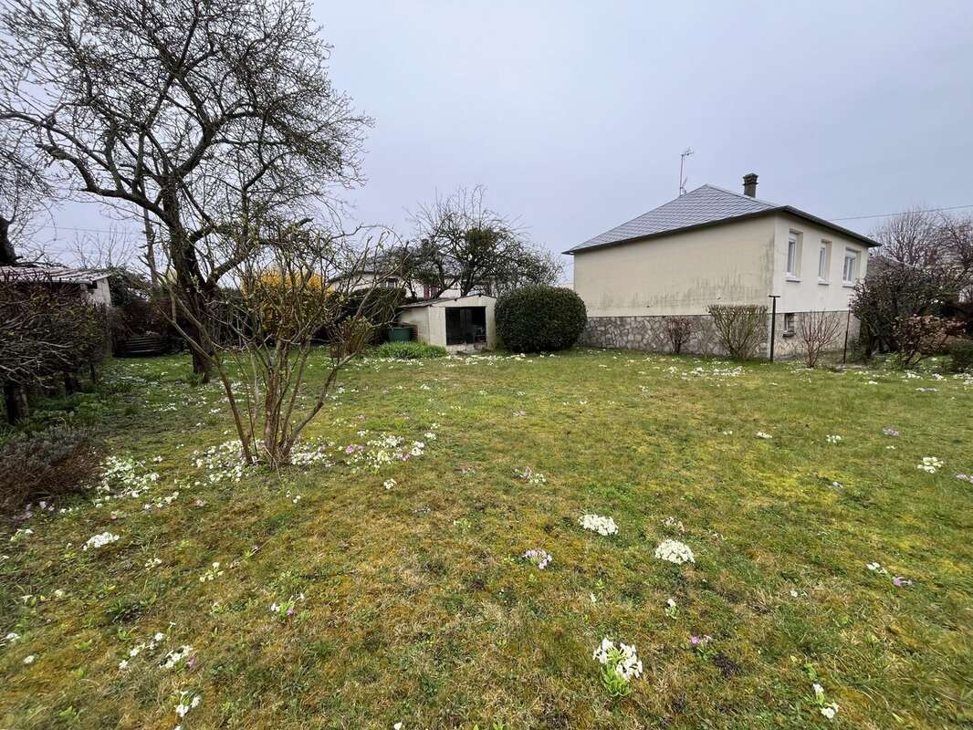 Maison à ETREPAGNY