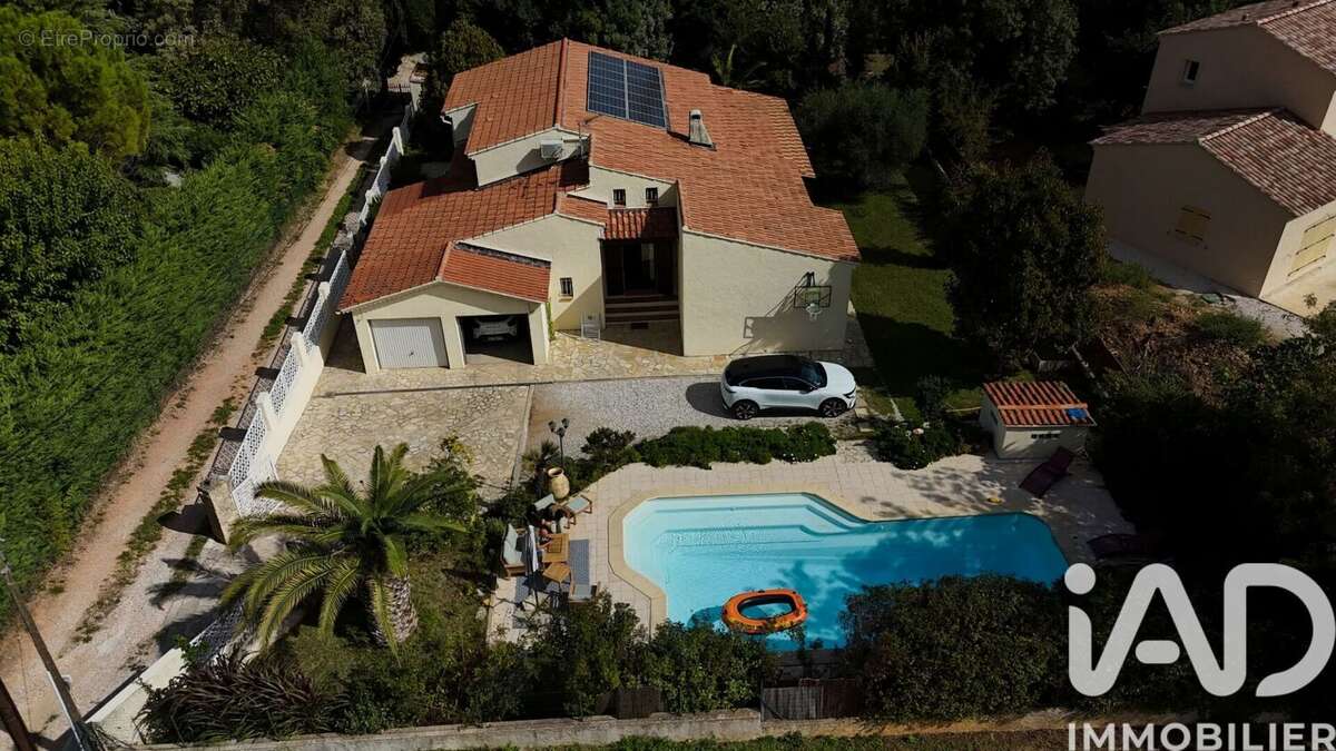 Photo 2 - Maison à SOLLIES-PONT