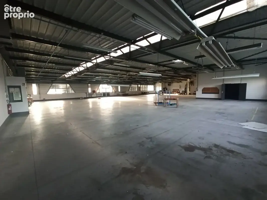 St junien / rochechouart - vente 1.300m2 locaux entreprise - photo 3
