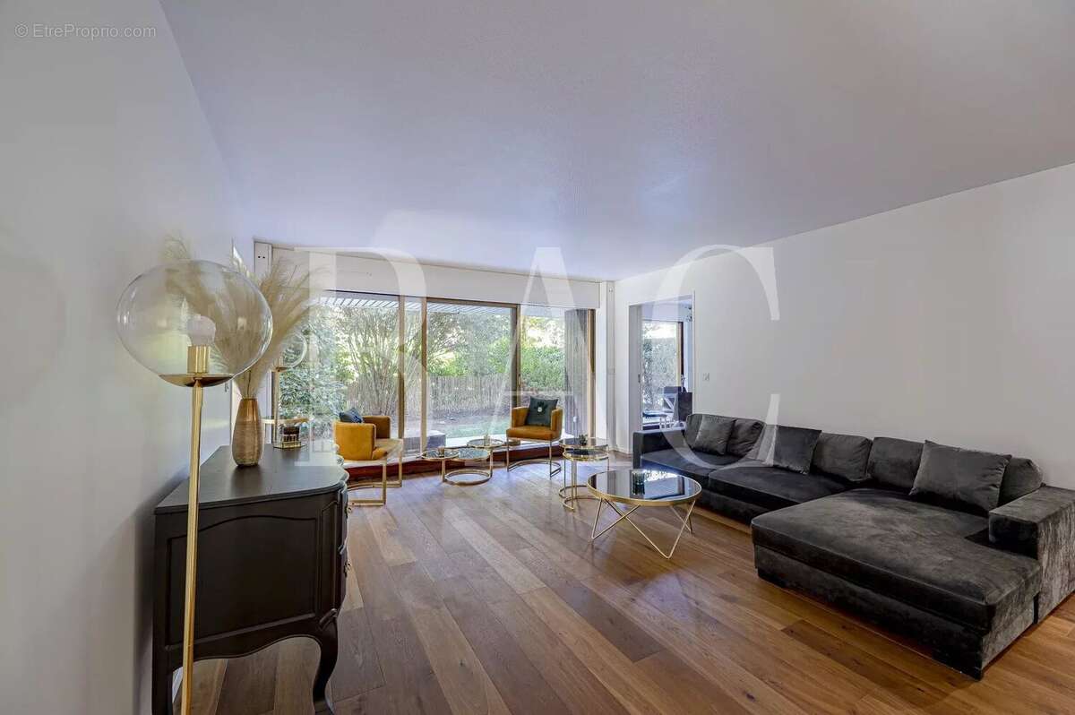 Appartement à VERSAILLES