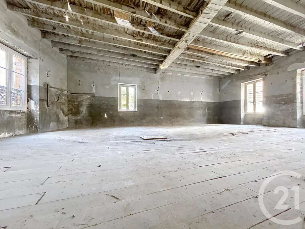 Appartement à SAINT-VAURY