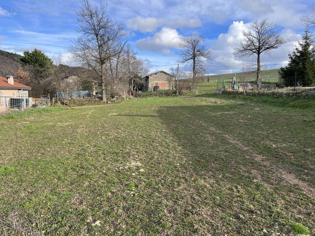 Terrain à RETOURNAC