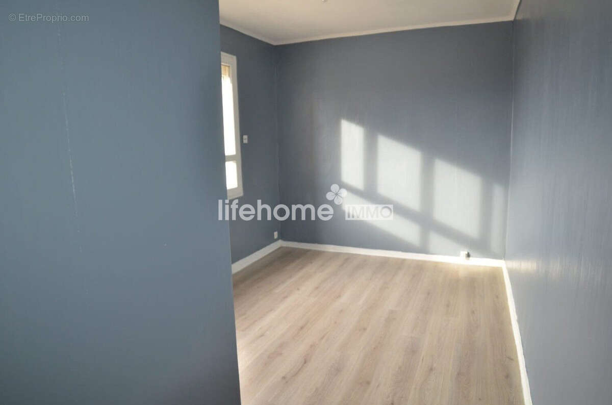 Appartement 75 m² à Chateauroux  - photo 4