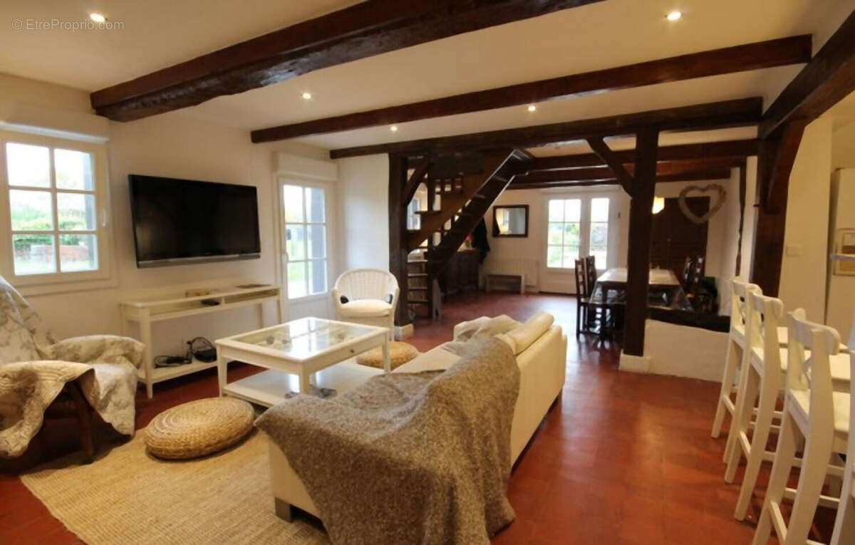 Maison à BASSENEVILLE