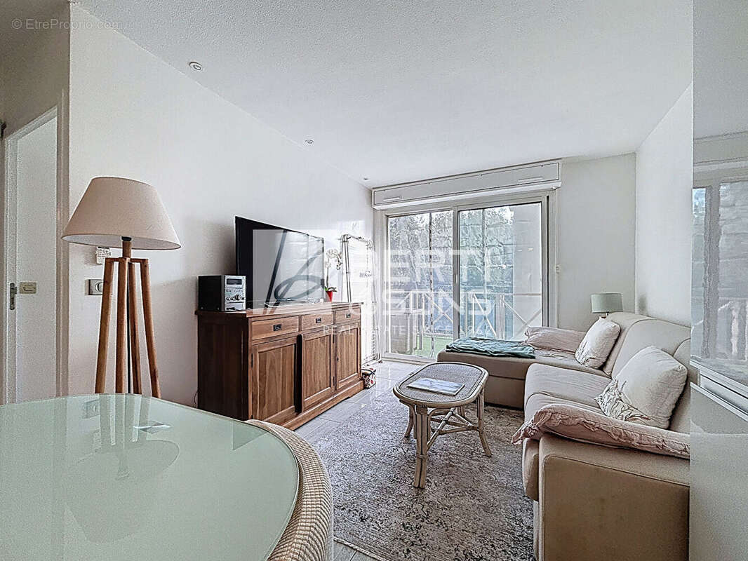 Appartement à MANDELIEU-LA-NAPOULE