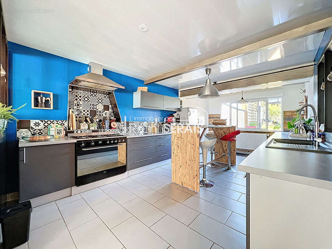 Maison à SAINT-DENIS-DE-MERE