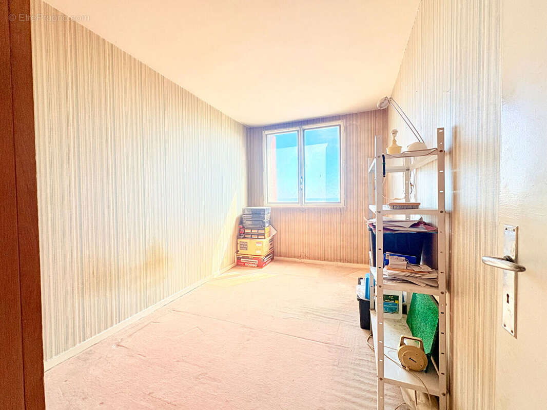 Appartement 3 pièces 56.43 m2  à rénover avec parking et cave à villejuif - photo 7