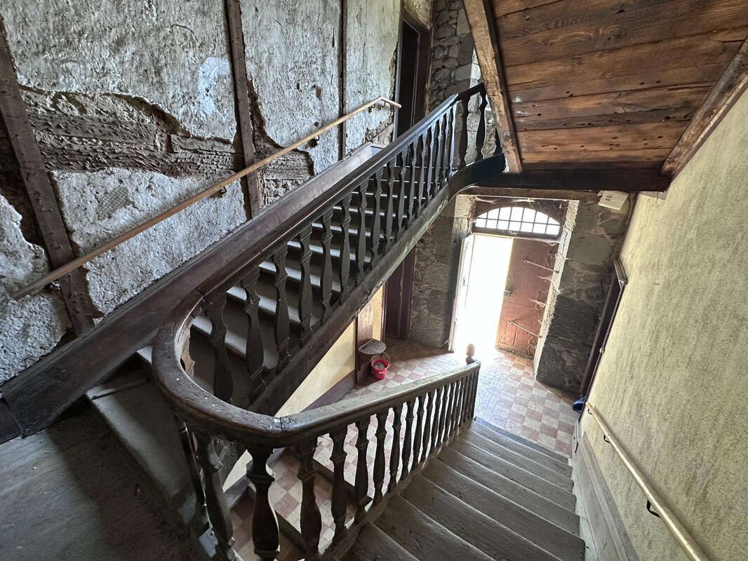 Maison à LACROIX-BARREZ