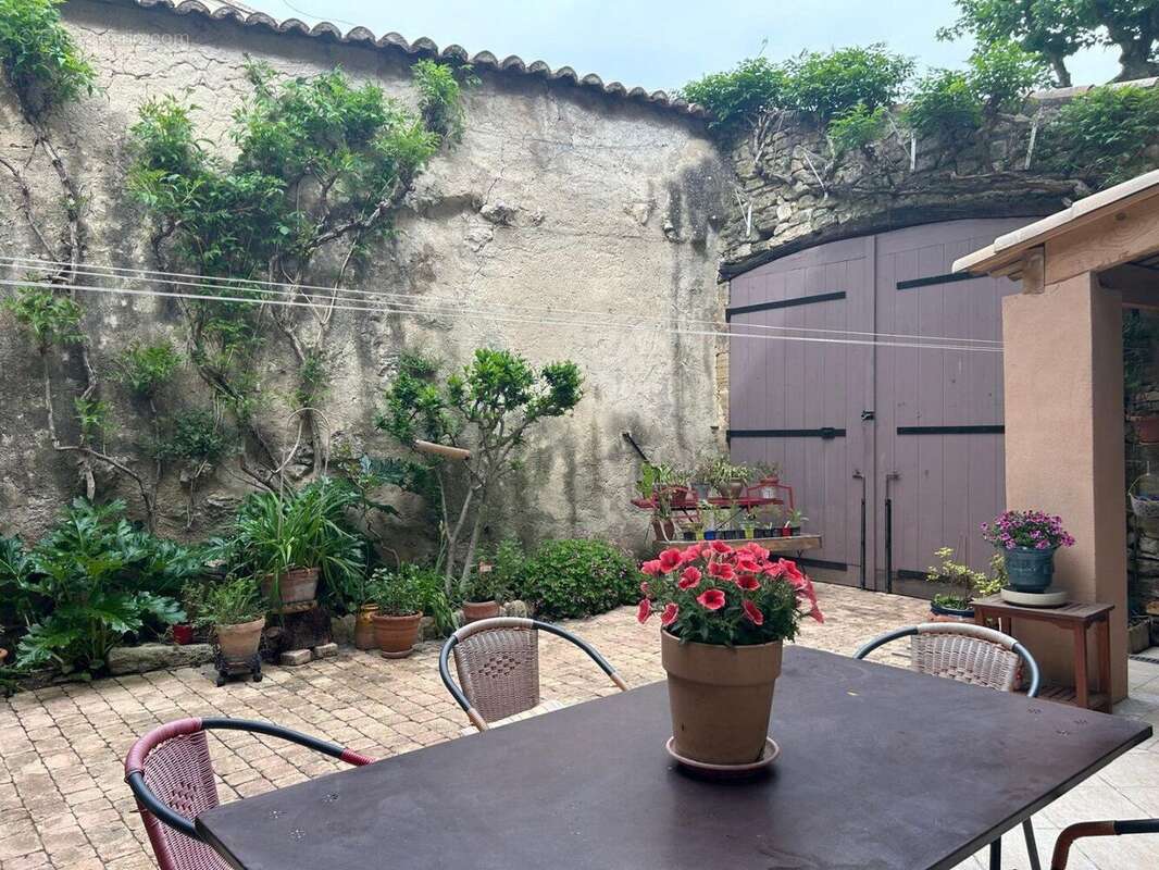 Maison à LE BARROUX