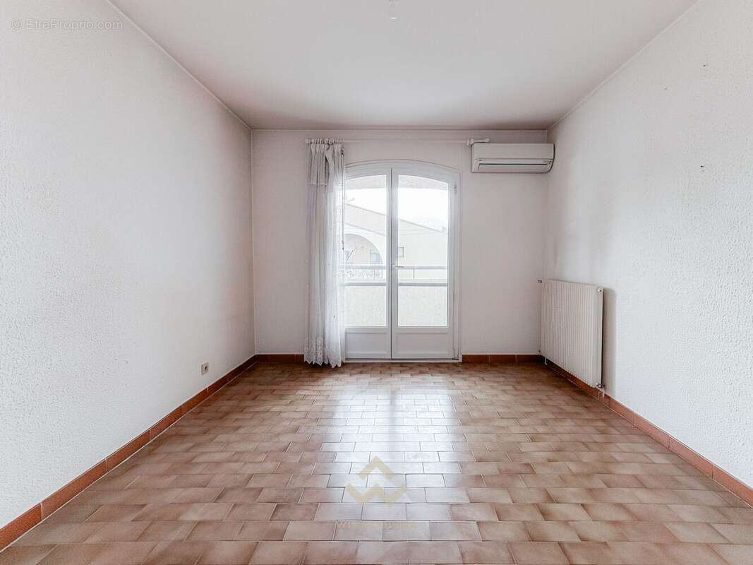 Appartement à LA VALETTE-DU-VAR