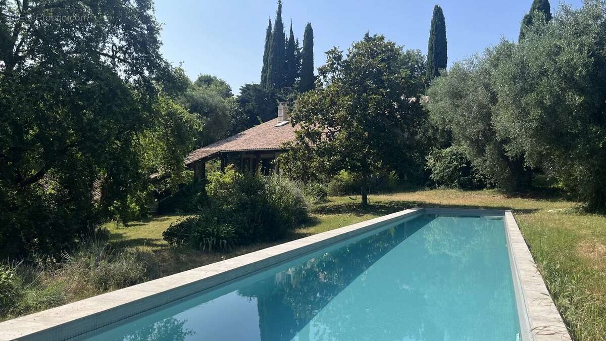 Maison à LA GAUDE
