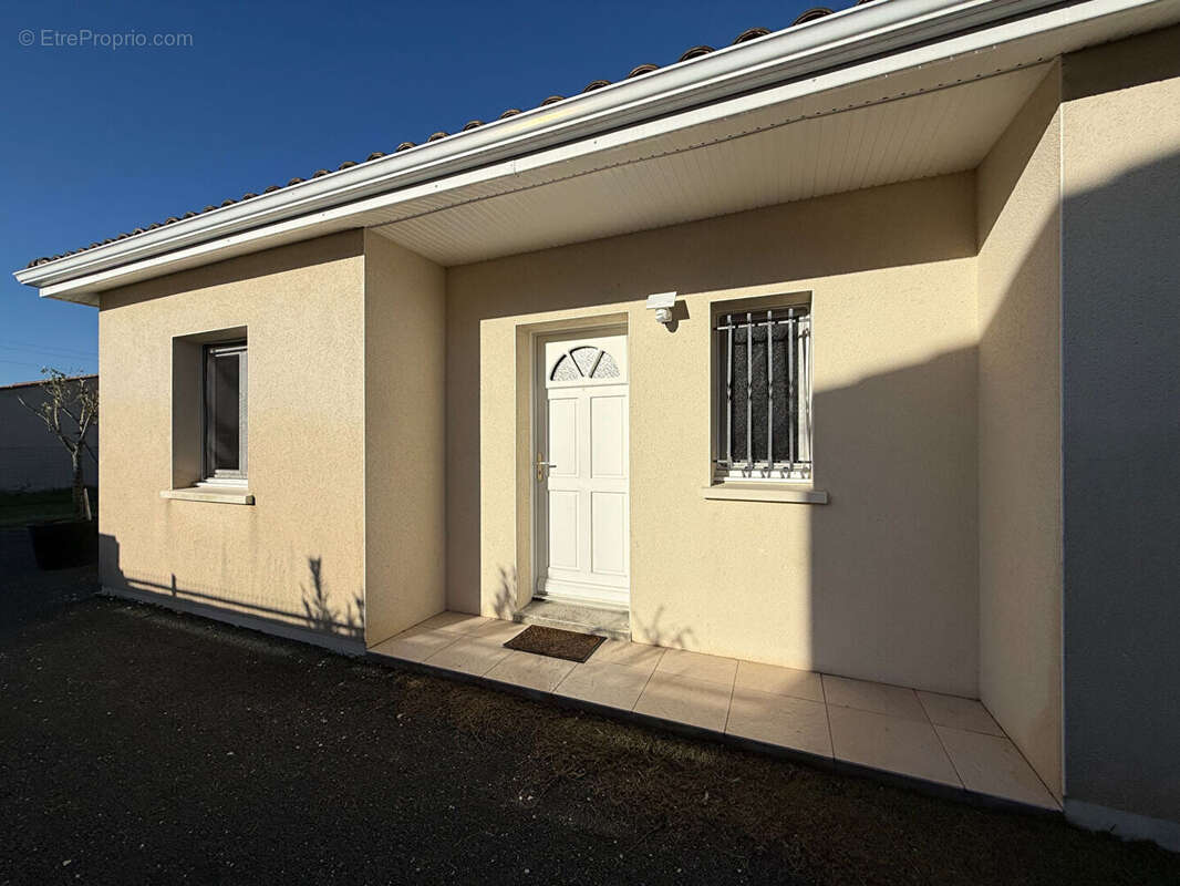 Maison à VAUX-SUR-MER