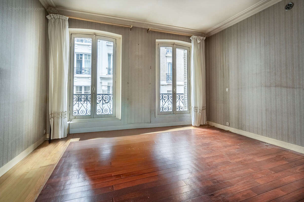 Appartement à PARIS-11E