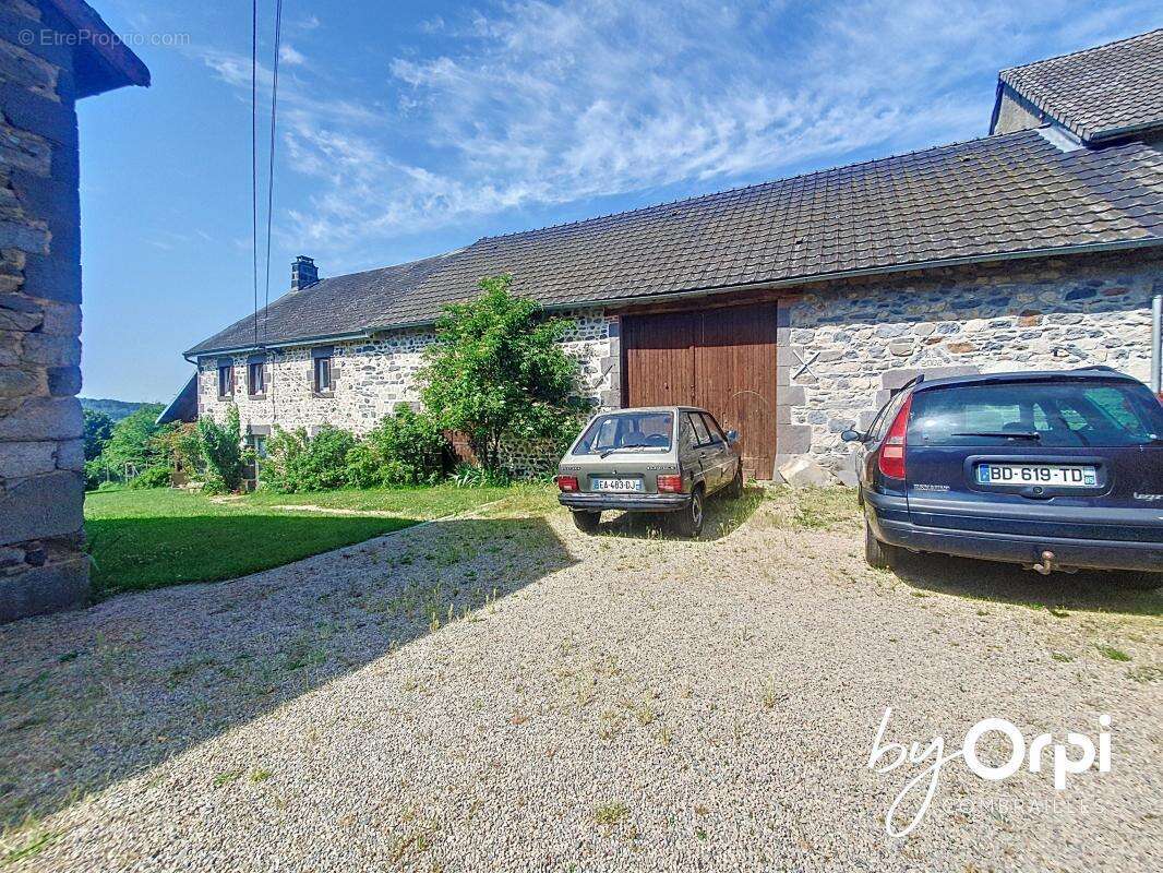 Maison à SAINT-GEORGES-DE-MONS