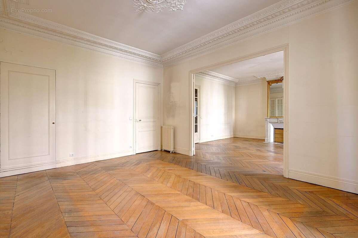 Appartement à NEUILLY-SUR-SEINE