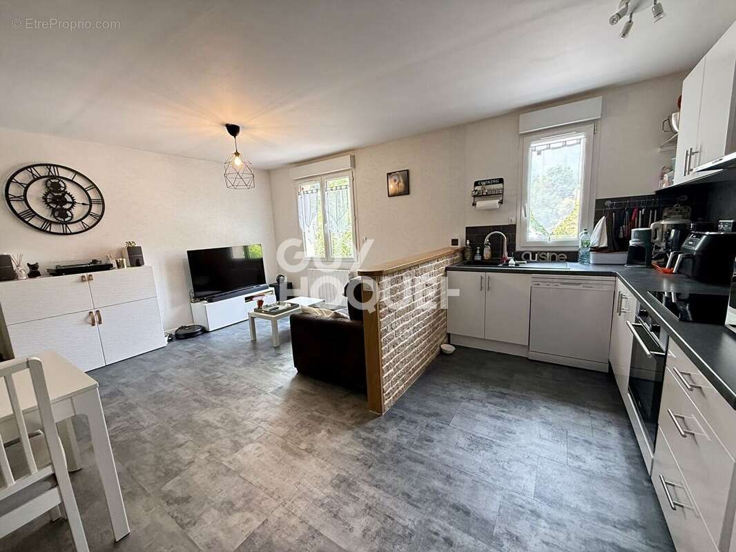 Appartement à ISSOU