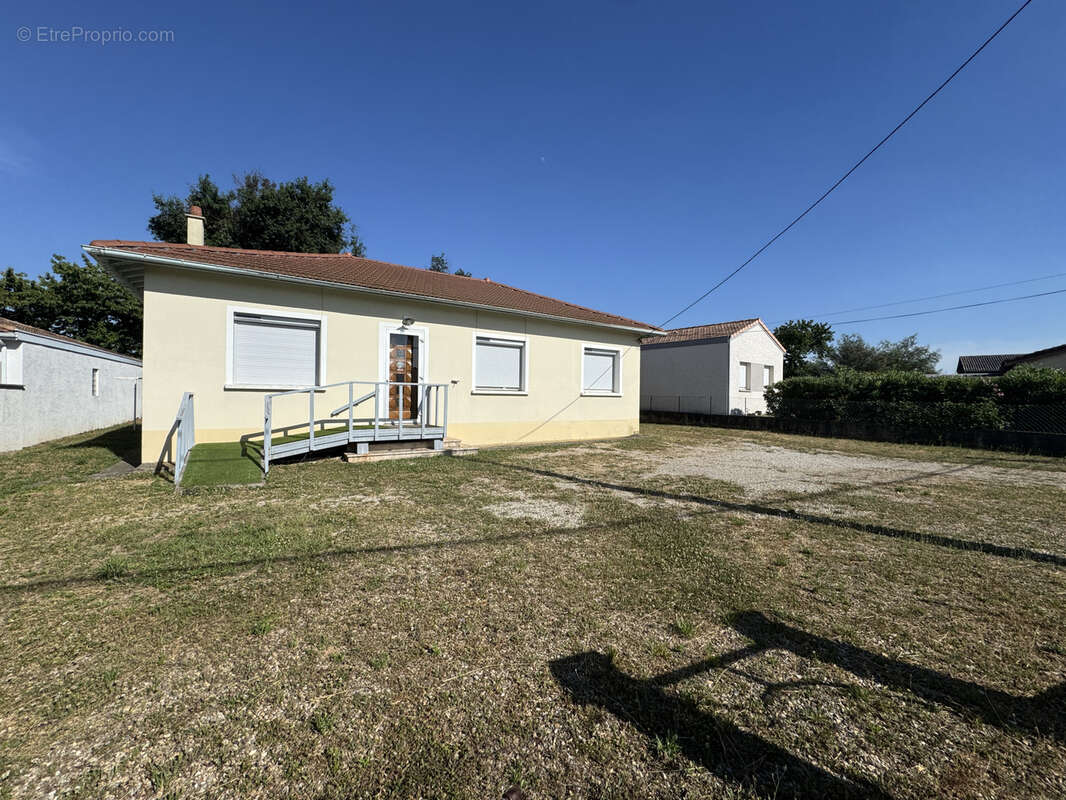 Maison à EPINOUZE
