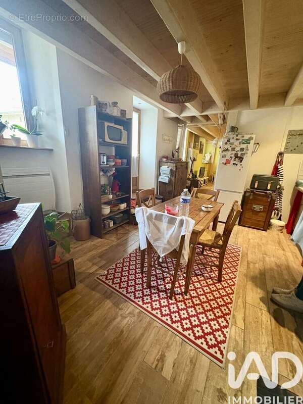 Appartement 62 m² à Saint-Avre  - photo 5
