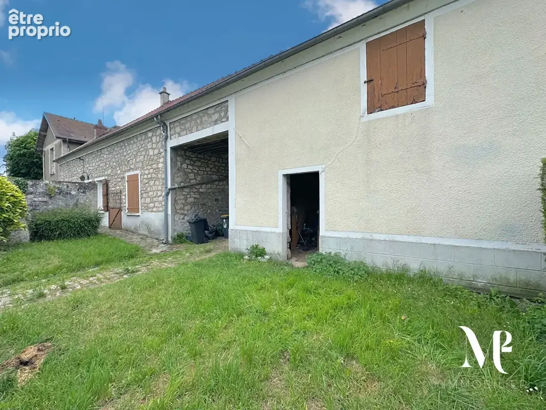 Ensemble à fort potentiel - Maison + 2 granges sur 2600m² de terrain - photo 9