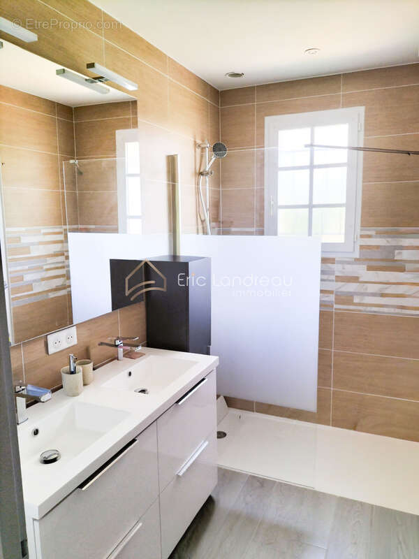 Maison entièrement rénovée   Cadre champêtre, 3 chambres, à 2 minutes du bourg de Talmont Saint Hilaire - photo 7