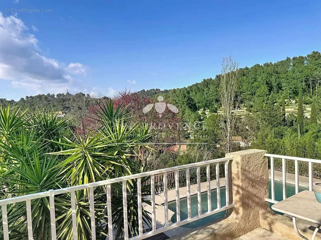 Maison à SOLLIES-TOUCAS