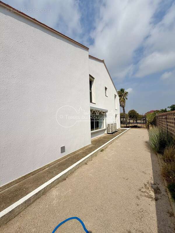 Villa F8 4 Faces 300 m² Canet Plage avec Piscine et Garage - photo 42