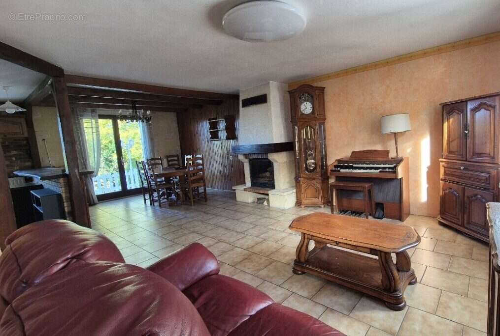 suggestion IA - Maison à MERY-SUR-MARNE