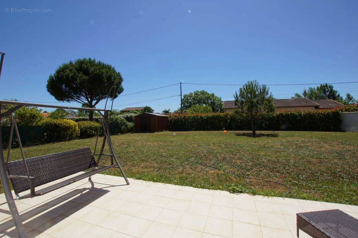 Maison à LA SALVETAT-SAINT-GILLES