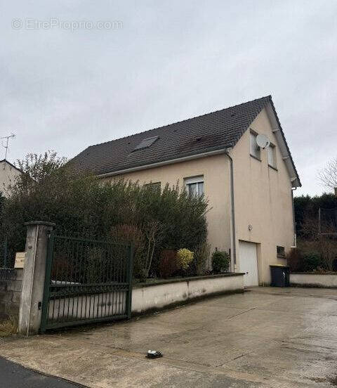 Maison à VIVIER-AU-COURT