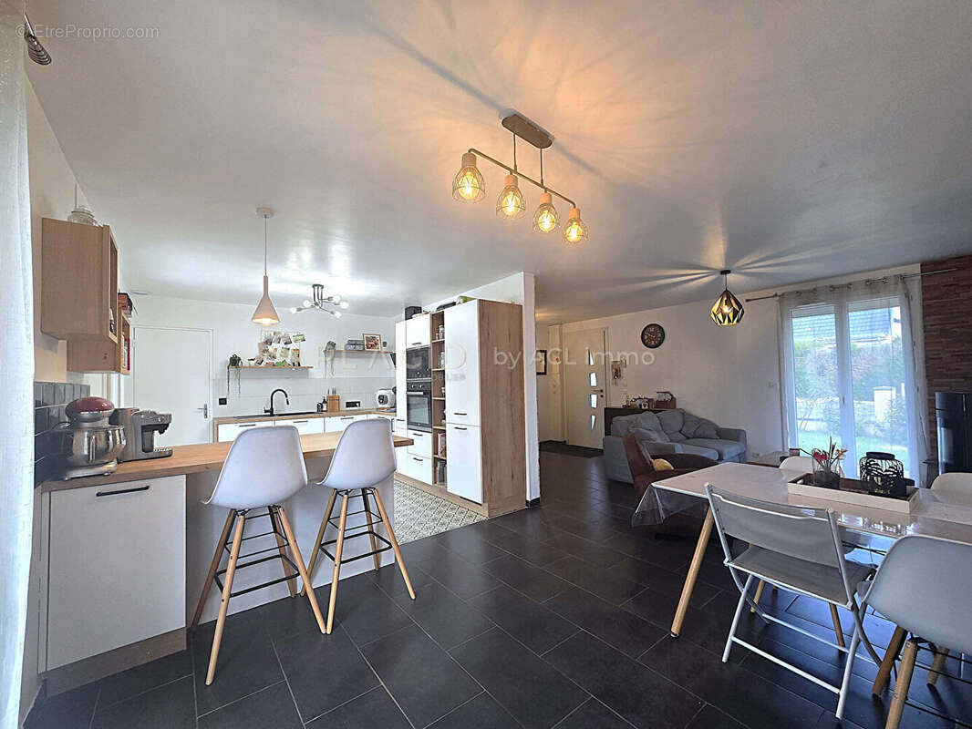 Maison à ETIVAL-LES-LE-MANS