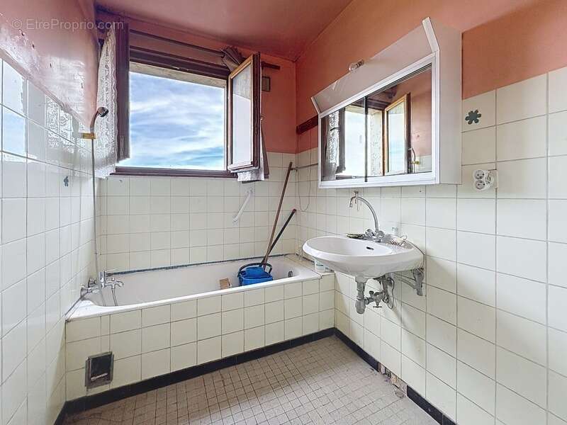 Maison à CRANVES-SALES