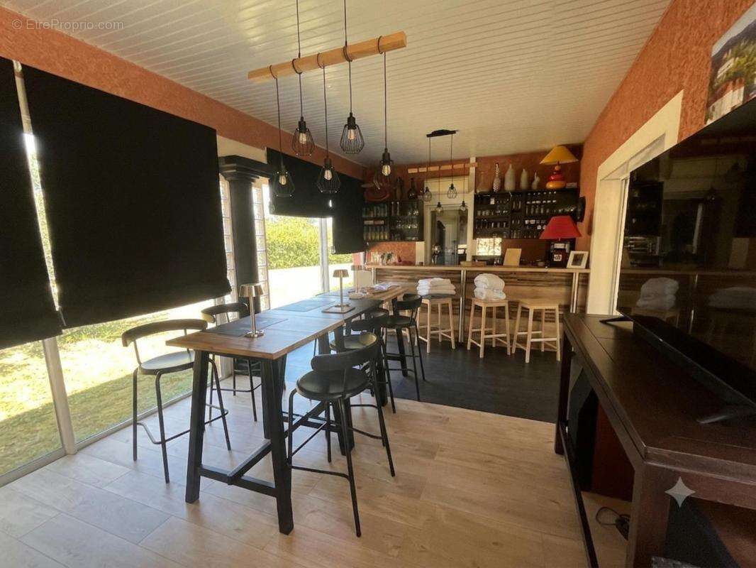 Maison 760 m² à Albi  - photo 4