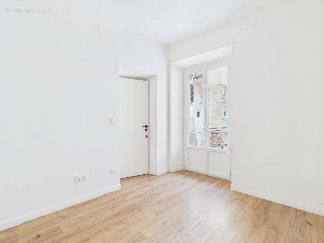 A vendre appartement f3 proche cours napoleon - photo 15