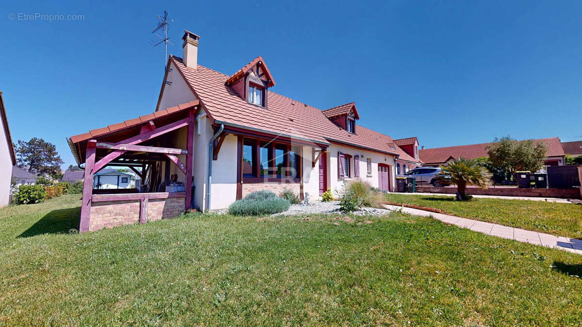 Maison 138m² à la chapelle-saint-ursin - photo 4