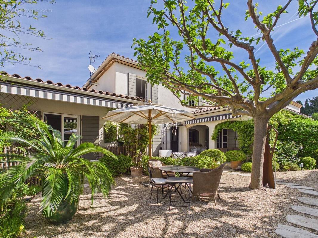 Maison à MAUSSANE-LES-ALPILLES