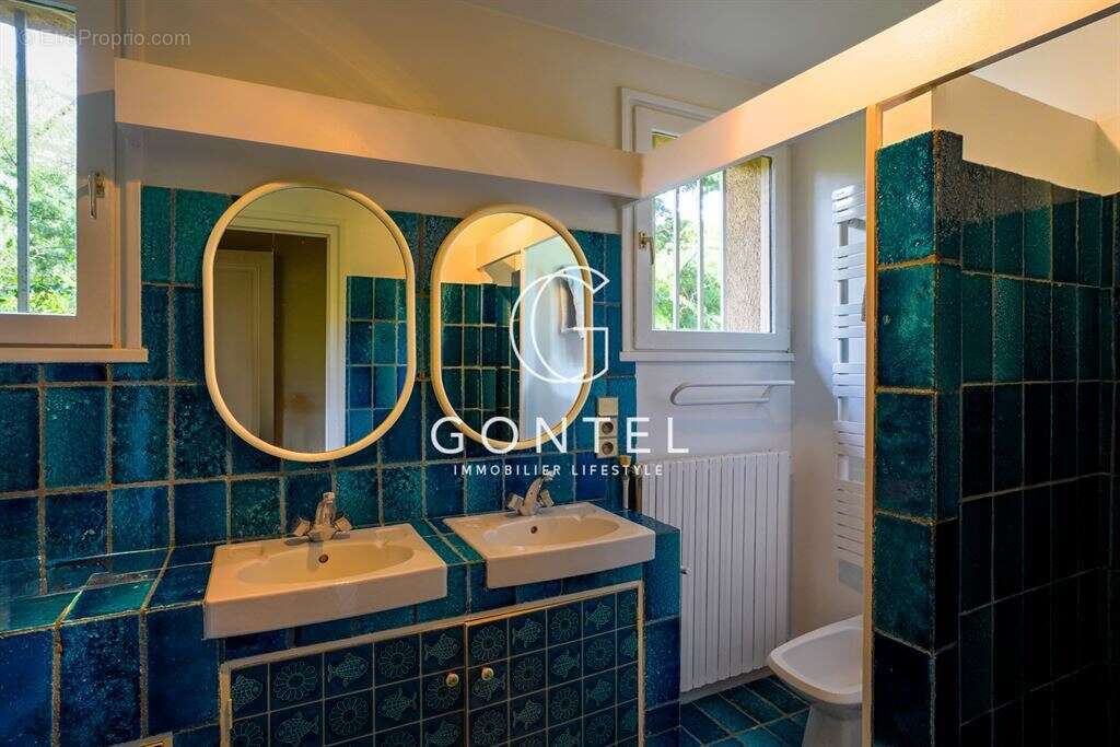 Maison à SAINT-CYR-AU-MONT-D'OR