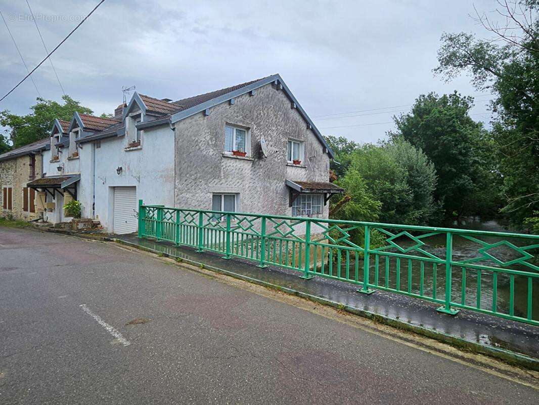 Maison à DAMPIERRE-ET-FLEE