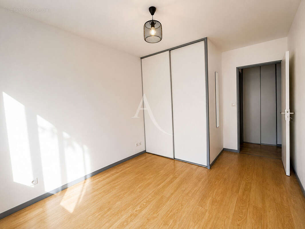 À vendre - T2 avec terrasse et stationnement - secteur Monselet / Procé - photo 3