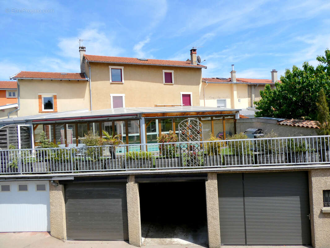 Maison à SAINT-LAURENT-DE-CHAMOUSSET