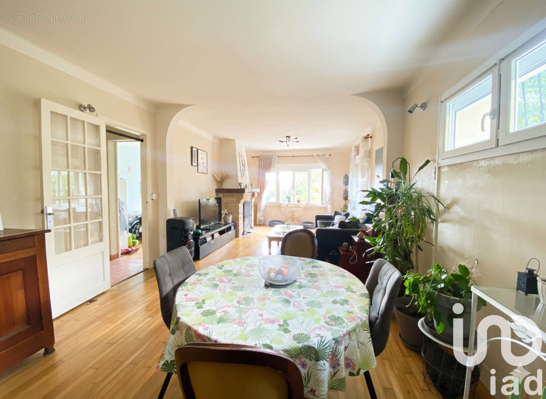 Photo 2 - Maison à NANTEAU-SUR-ESSONNE