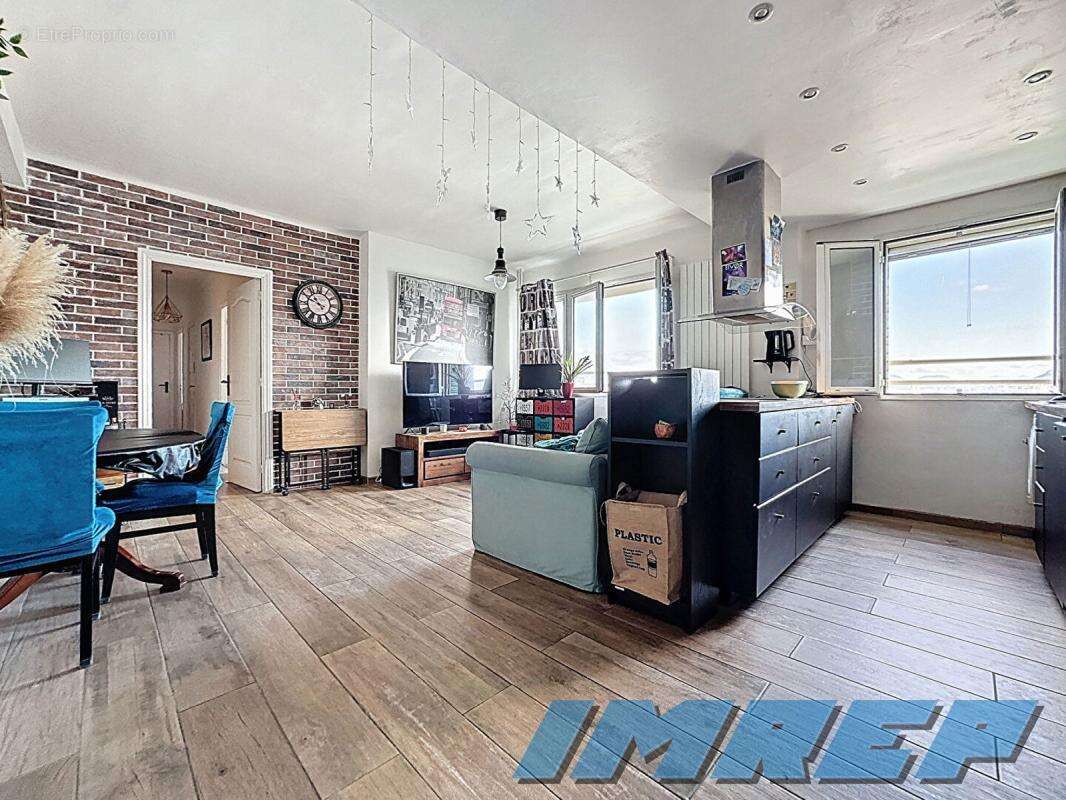 Appartement à MARSEILLE-8E