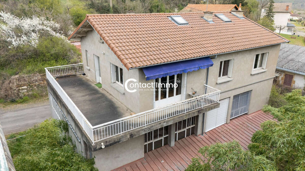 Maison à LES MARTRES-DE-VEYRE